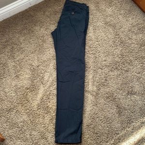 American eagle 28 x 32 navy blue khaki